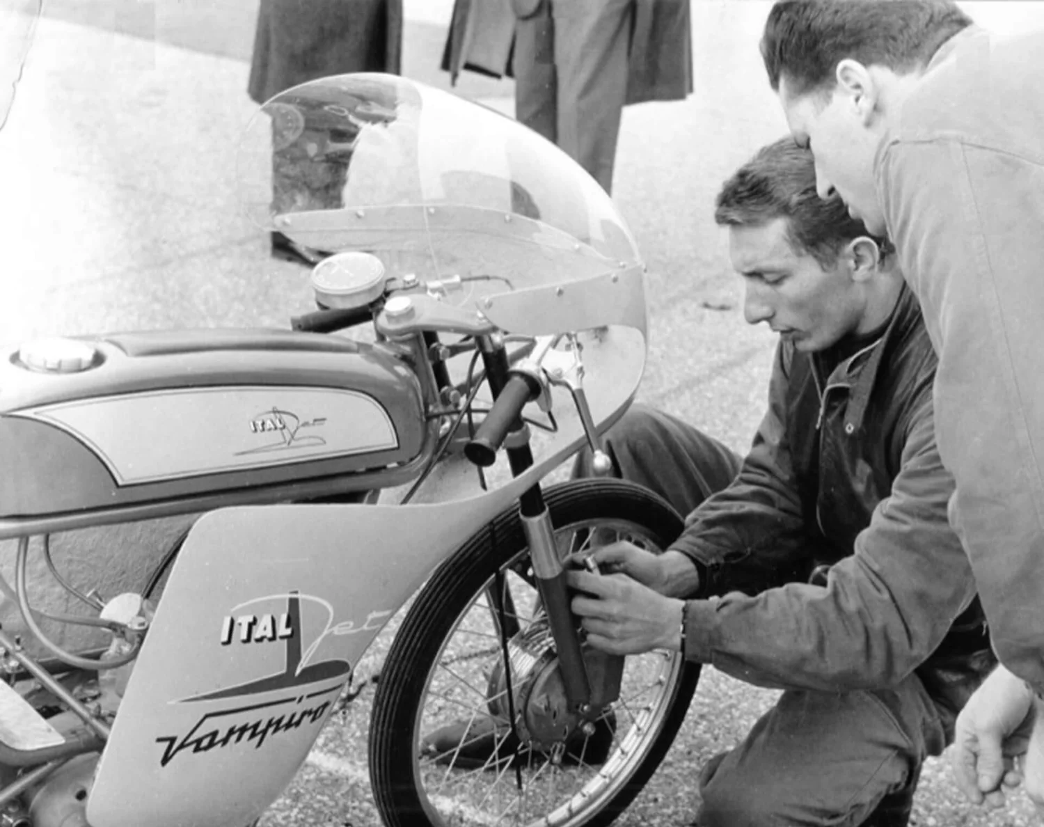 NEGOCIANDO CON TRIUMPH Y EL PODER DE LA VISIÓN DE TARTARINI
